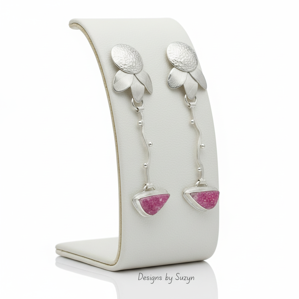 Cobalto calcite earrings on white leather stand